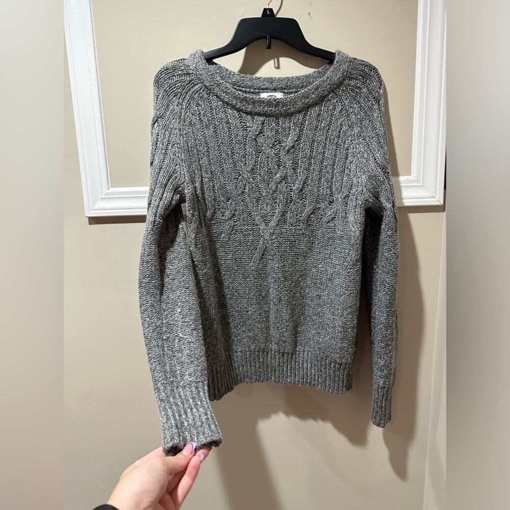 Old Navy sweater‎